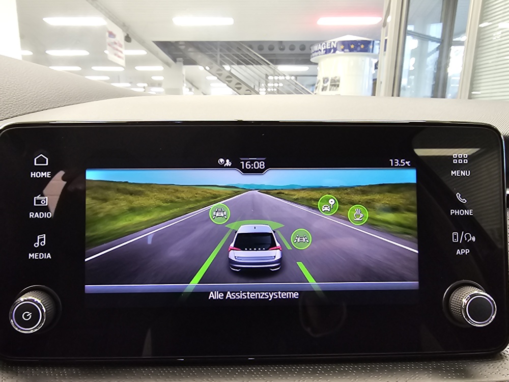 Skoda Scala  bei Hoffmann Automobile in Wolfsburg kaufen und sofort mitnehmen - Bild 15