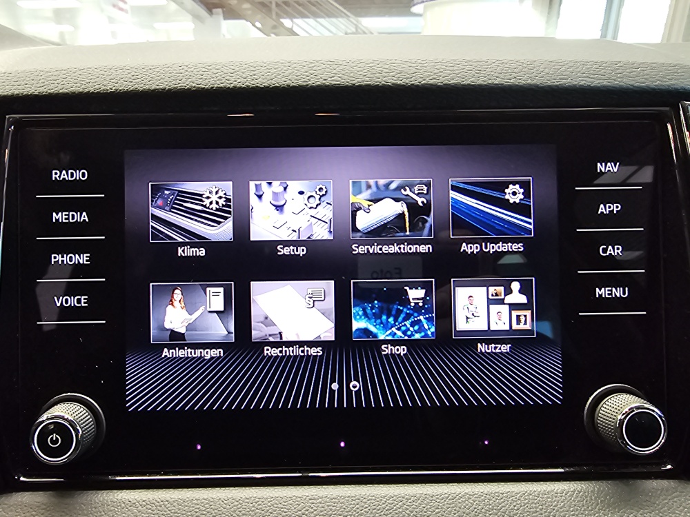 Skoda Karoq  bei Hoffmann Automobile in Wolfsburg kaufen und sofort mitnehmen - Bild 10