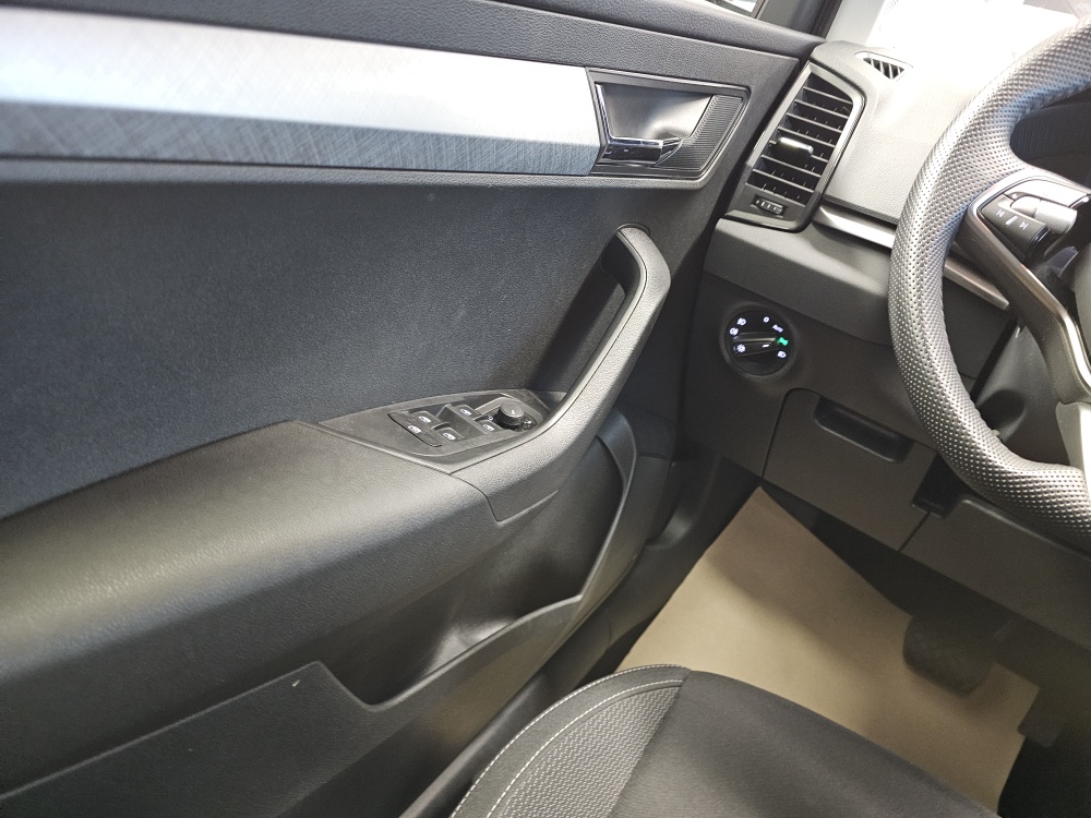 Skoda Karoq  bei Hoffmann Automobile in Wolfsburg kaufen und sofort mitnehmen - Bild 18