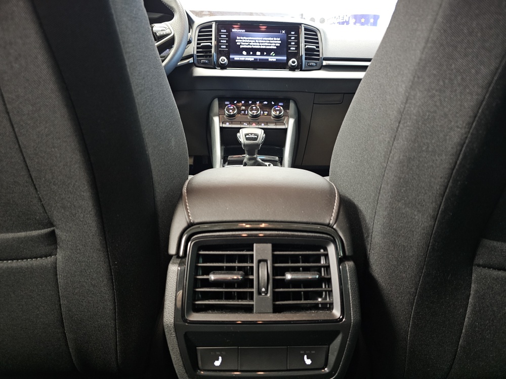 Skoda Karoq  bei Hoffmann Automobile in Wolfsburg kaufen und sofort mitnehmen - Bild 5