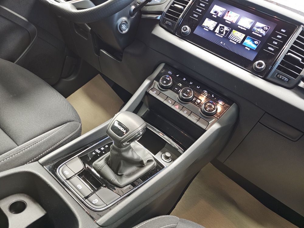 Skoda Karoq  bei Hoffmann Automobile in Wolfsburg kaufen und sofort mitnehmen - Bild 7