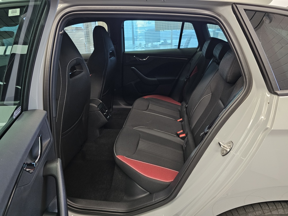 Skoda Scala  bei Hoffmann Automobile in Wolfsburg kaufen und sofort mitnehmen - Bild 6