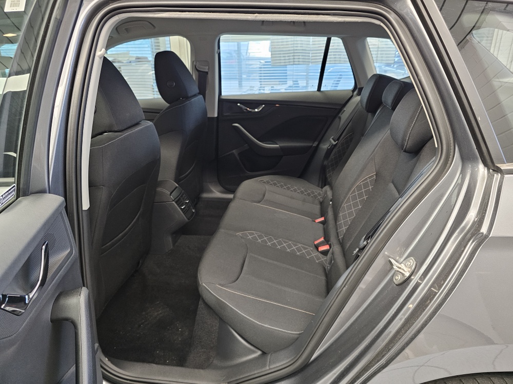 Skoda Kamiq  bei Hoffmann Automobile in Wolfsburg kaufen und sofort mitnehmen - Bild 4