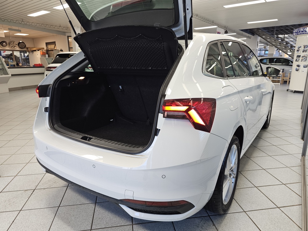 Skoda Scala  bei Hoffmann Automobile in Wolfsburg kaufen und sofort mitnehmen - Bild 2