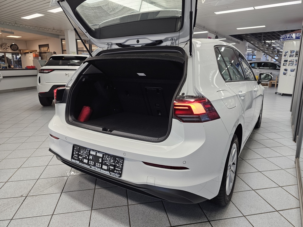 VW Golf  bei Hoffmann Automobile in Wolfsburg kaufen und sofort mitnehmen - Bild 2
