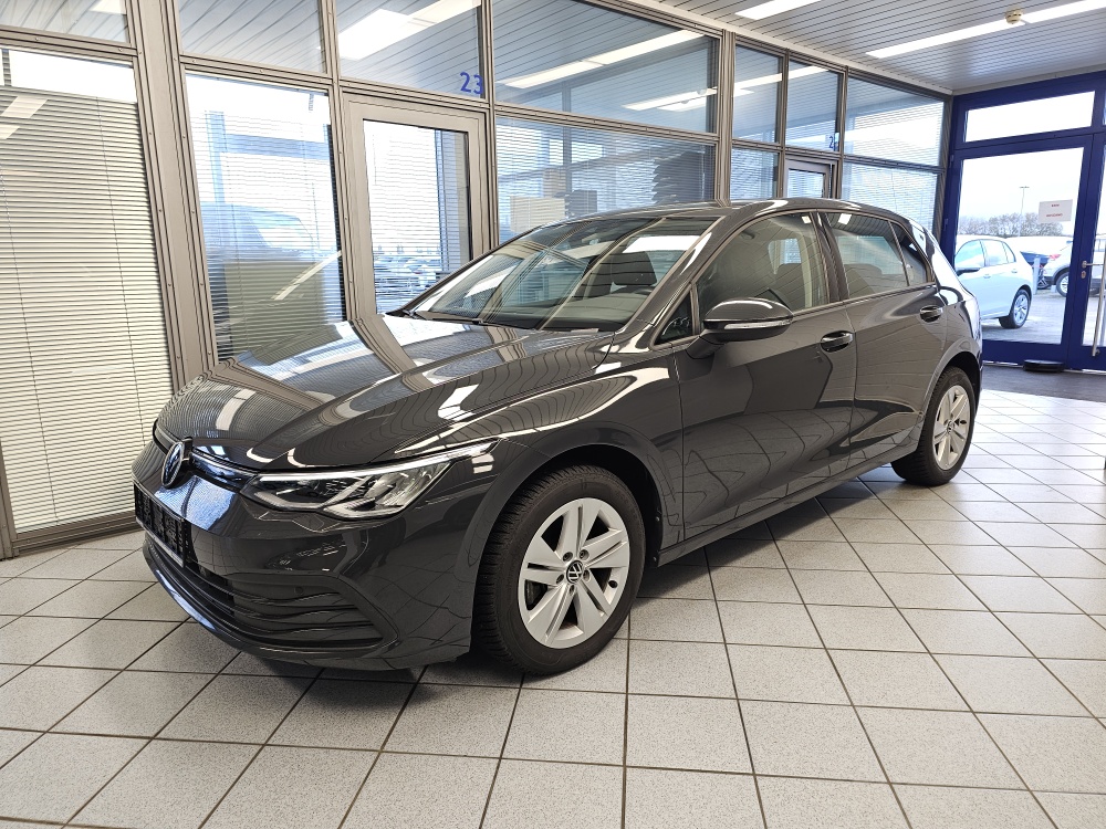 VW Golf Life für nur 18.350,- € bei Hoffmann Automobile in Wolfsburg kaufen und sofort mitnehmen