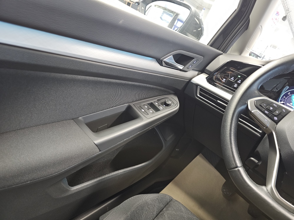 VW Golf  bei Hoffmann Automobile in Wolfsburg kaufen und sofort mitnehmen - Bild 18