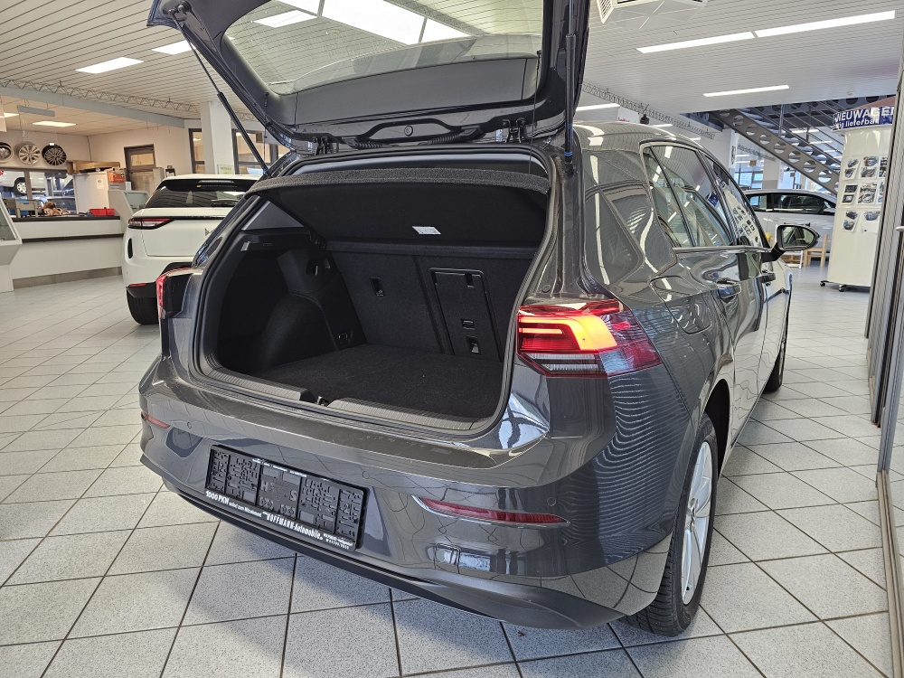 VW Golf  bei Hoffmann Automobile in Wolfsburg kaufen und sofort mitnehmen - Bild 2