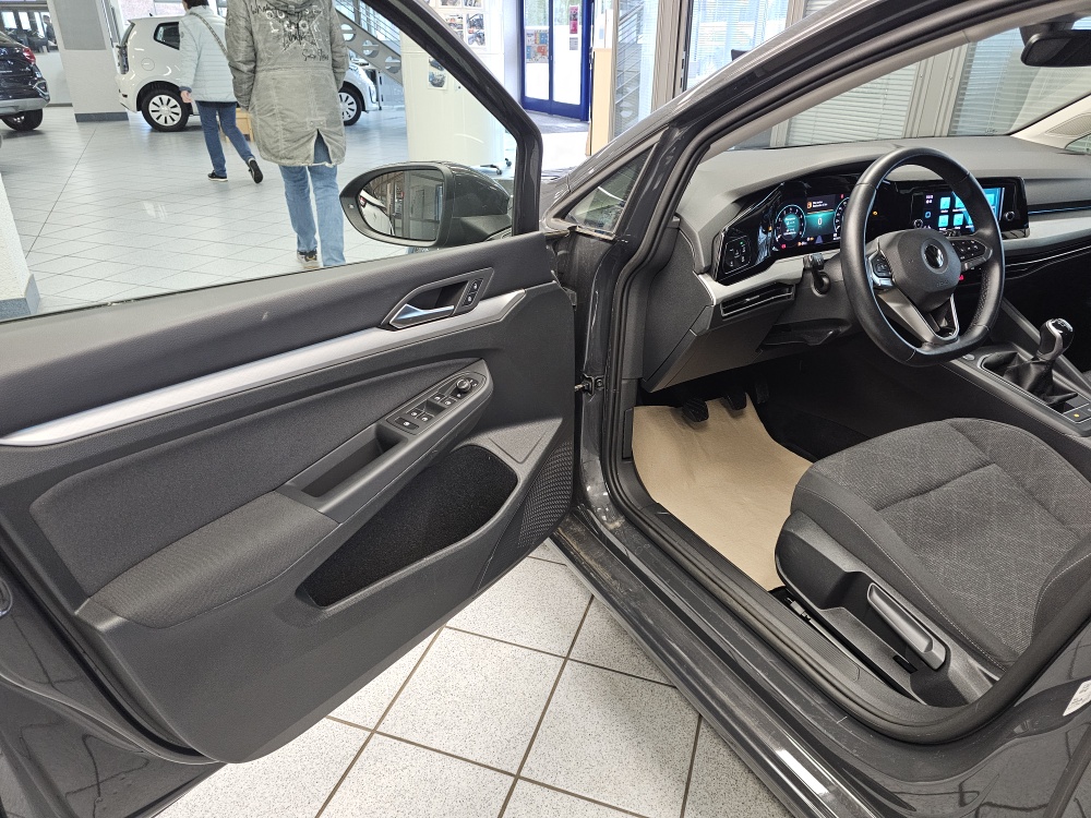VW Golf  bei Hoffmann Automobile in Wolfsburg kaufen und sofort mitnehmen - Bild 22