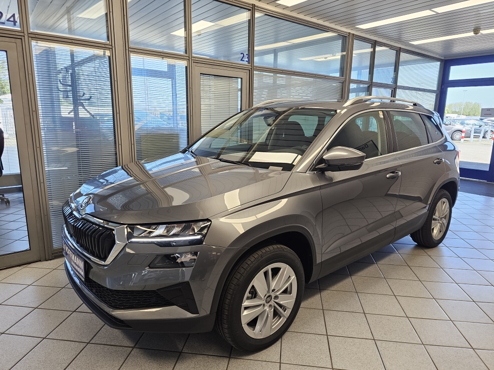 Skoda Karoq Selection für nur 35.950,- € bei Hoffmann Automobile in Wolfsburg kaufen und sofort mitnehmen
