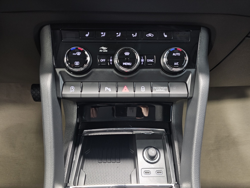 Skoda Karoq bei Hoffmann Automobile in Wolfsburg kaufen und sofort mitnehmen - Bild 11