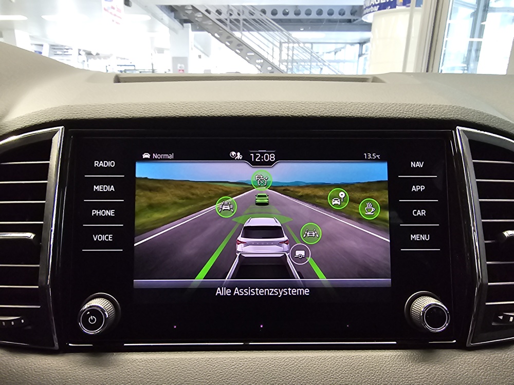 Skoda Karoq bei Hoffmann Automobile in Wolfsburg kaufen und sofort mitnehmen - Bild 20