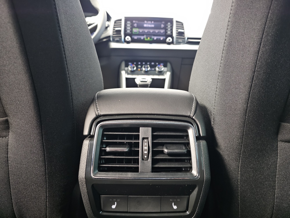Skoda Karoq bei Hoffmann Automobile in Wolfsburg kaufen und sofort mitnehmen - Bild 8