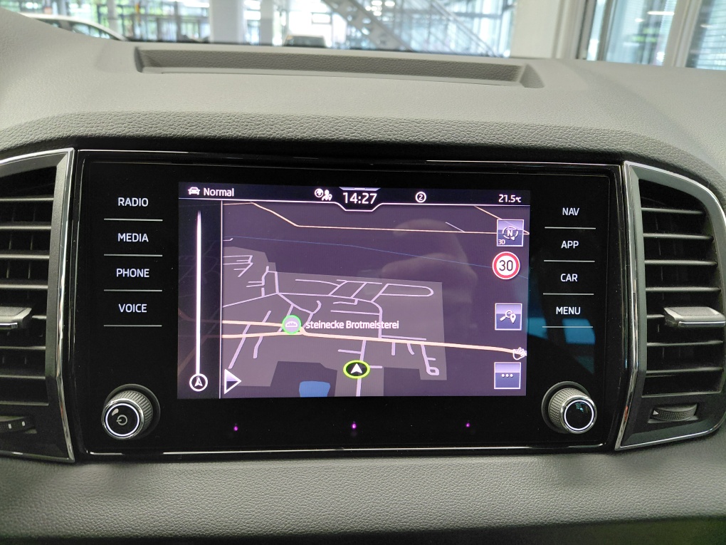 Skoda Karoq bei Hoffmann Automobile in Wolfsburg kaufen und sofort mitnehmen - Bild 15