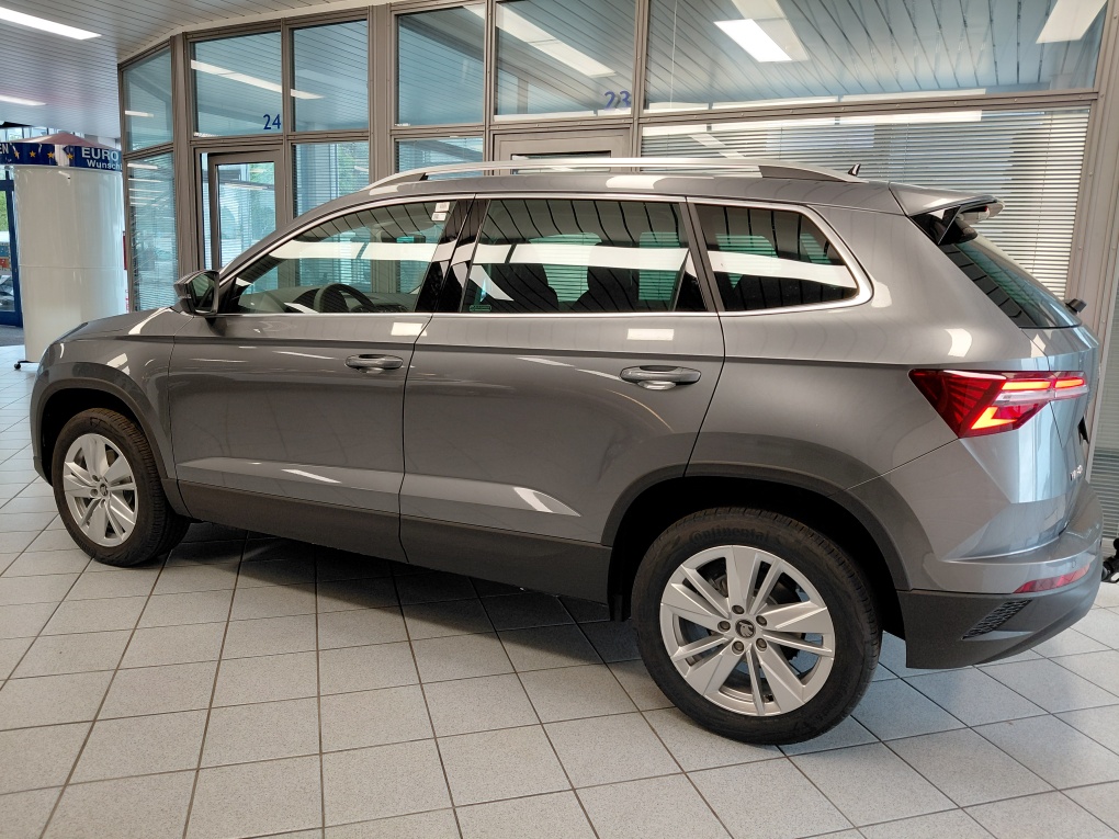 Skoda Karoq bei Hoffmann Automobile in Wolfsburg kaufen und sofort mitnehmen - Bild 24