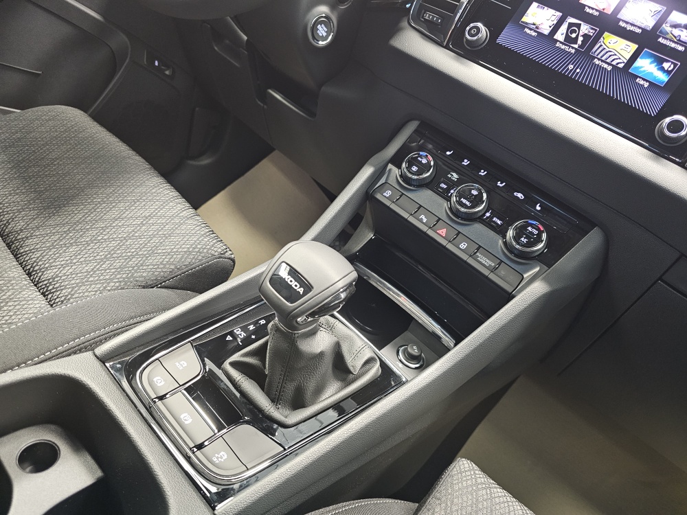 Skoda Karoq bei Hoffmann Automobile in Wolfsburg kaufen und sofort mitnehmen - Bild 10