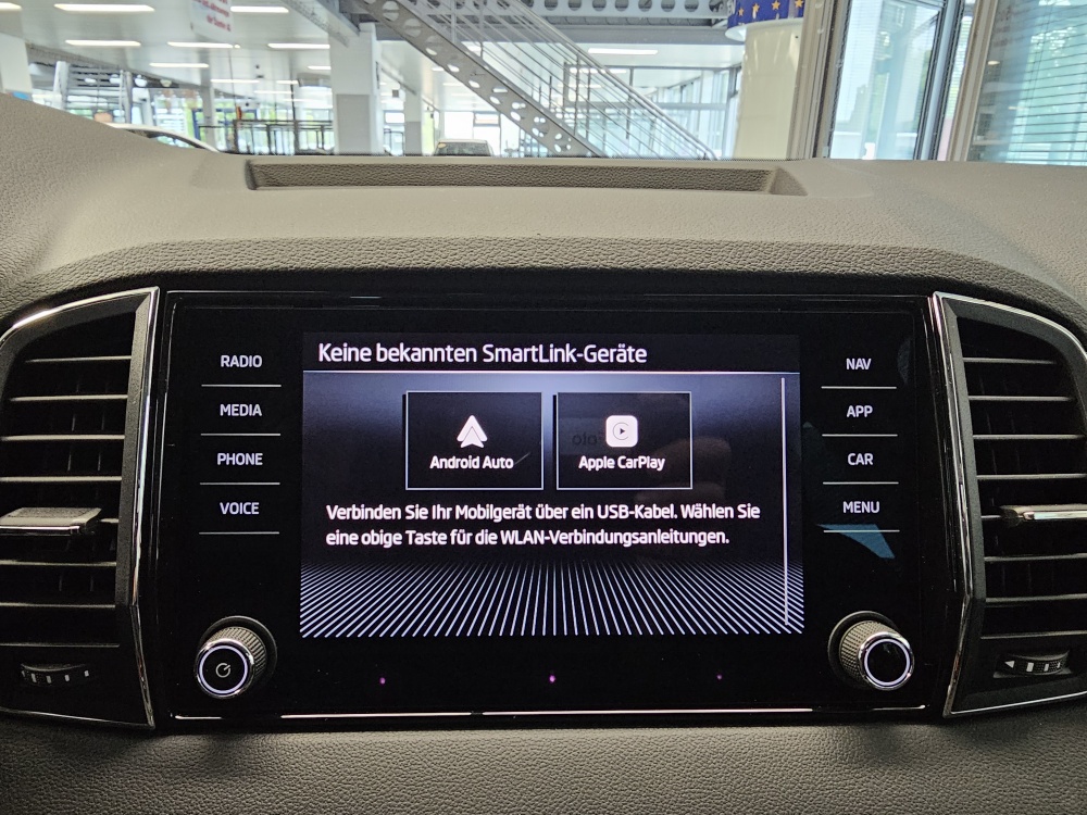 Skoda Karoq bei Hoffmann Automobile in Wolfsburg kaufen und sofort mitnehmen - Bild 18