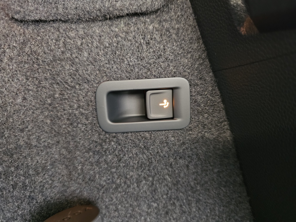 Skoda Karoq bei Hoffmann Automobile in Wolfsburg kaufen und sofort mitnehmen - Bild 4