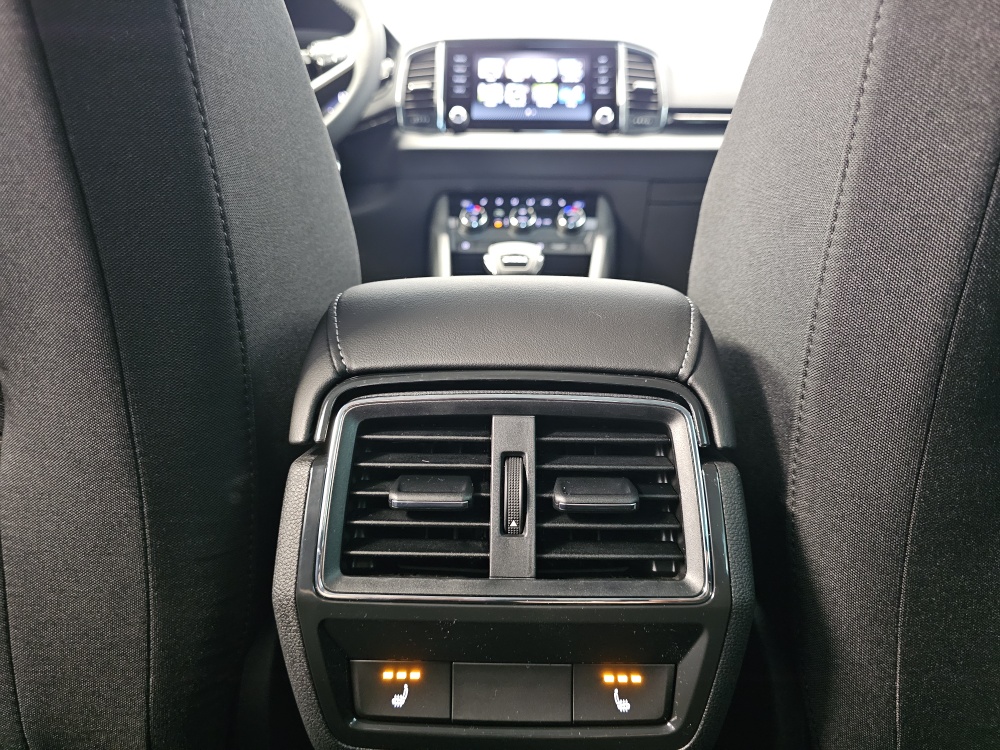 Skoda Karoq bei Hoffmann Automobile in Wolfsburg kaufen und sofort mitnehmen - Bild 8