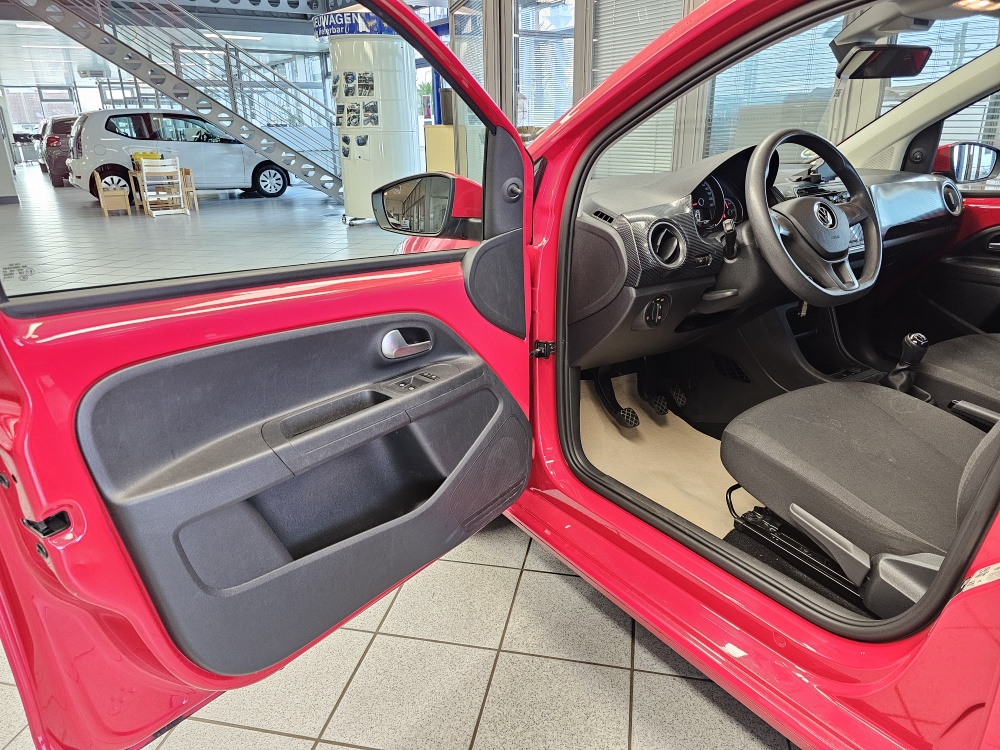 VW up!  bei Hoffmann Automobile in Wolfsburg kaufen und sofort mitnehmen - Bild 17