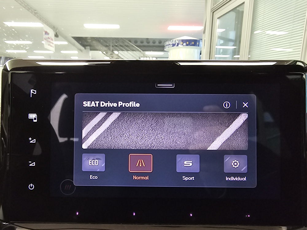 Seat Arona  bei Hoffmann Automobile in Wolfsburg kaufen und sofort mitnehmen - Bild 17