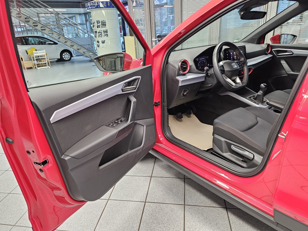 Seat Arona  bei Hoffmann Automobile in Wolfsburg kaufen und sofort mitnehmen - Bild 24