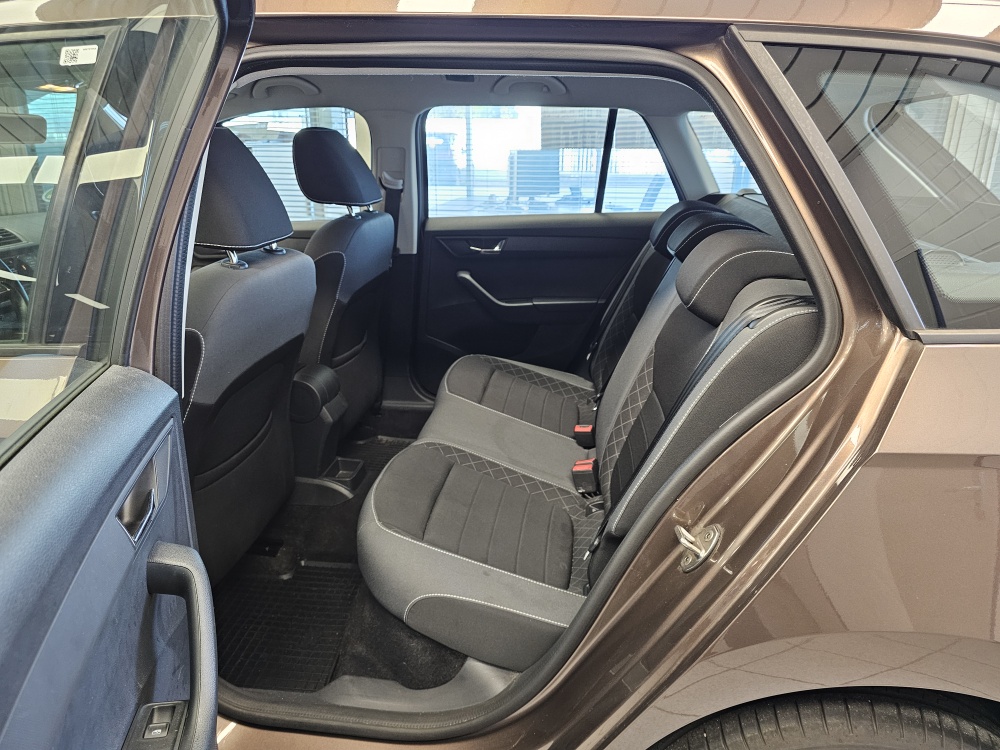 Skoda Fabia Combi  bei Hoffmann Automobile in Wolfsburg kaufen und sofort mitnehmen - Bild 4