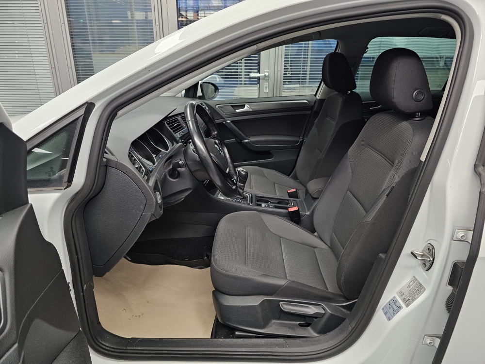 VW Golf  bei Hoffmann Automobile in Wolfsburg kaufen und sofort mitnehmen - Bild 22