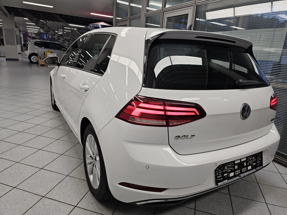 VW Golf  bei Hoffmann Automobile in Wolfsburg kaufen und sofort mitnehmen - Bild 3