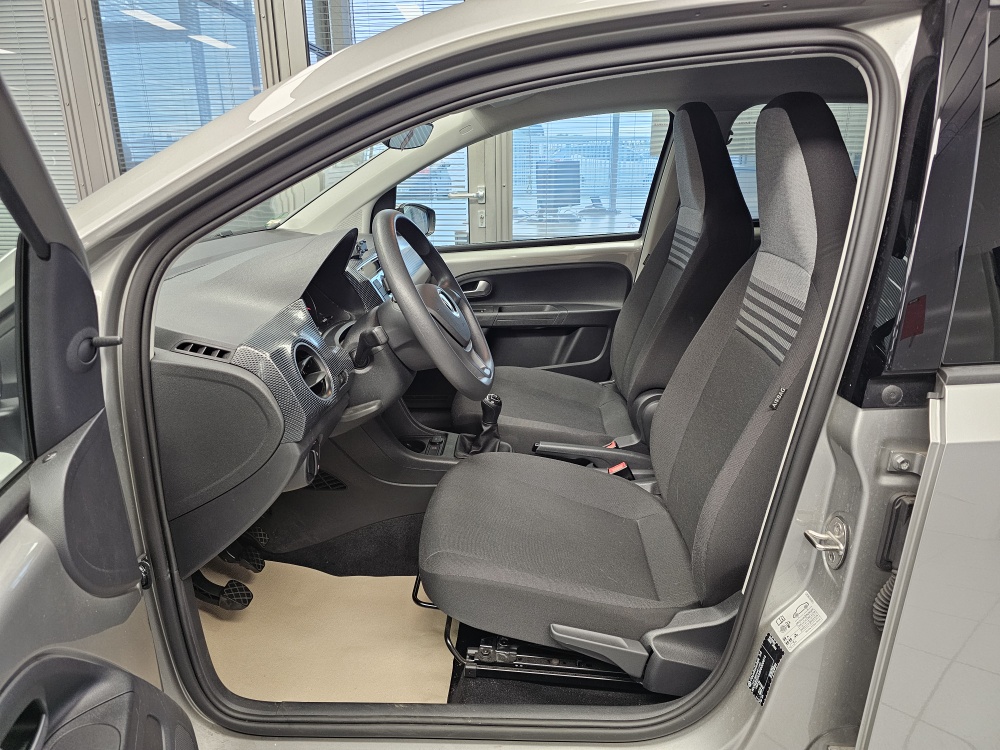 VW up!  bei Hoffmann Automobile in Wolfsburg kaufen und sofort mitnehmen - Bild 15