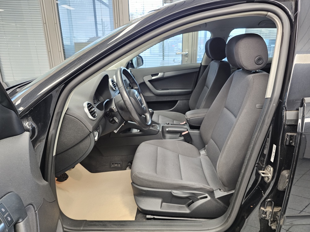 Audi A3 Sportback  bei Hoffmann Automobile in Wolfsburg kaufen und sofort mitnehmen - Bild 16