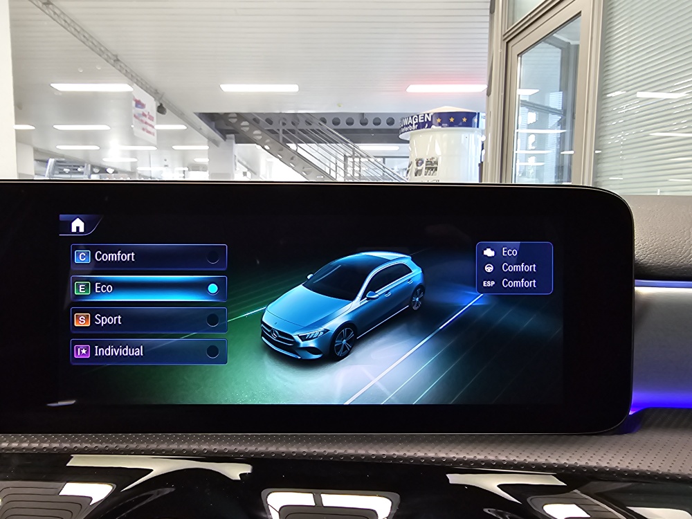 Mercedes-Benz A 180  bei Hoffmann Automobile in Wolfsburg kaufen und sofort mitnehmen - Bild 28