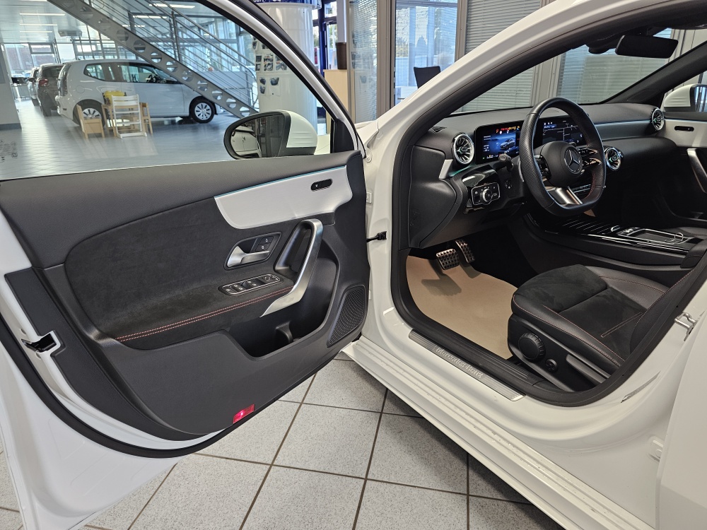 Mercedes-Benz A 180  bei Hoffmann Automobile in Wolfsburg kaufen und sofort mitnehmen - Bild 36