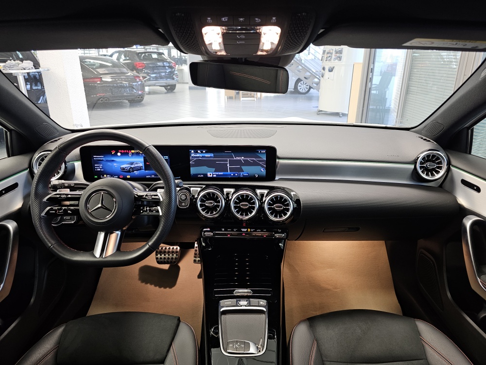 Mercedes-Benz A 180  bei Hoffmann Automobile in Wolfsburg kaufen und sofort mitnehmen - Bild 7
