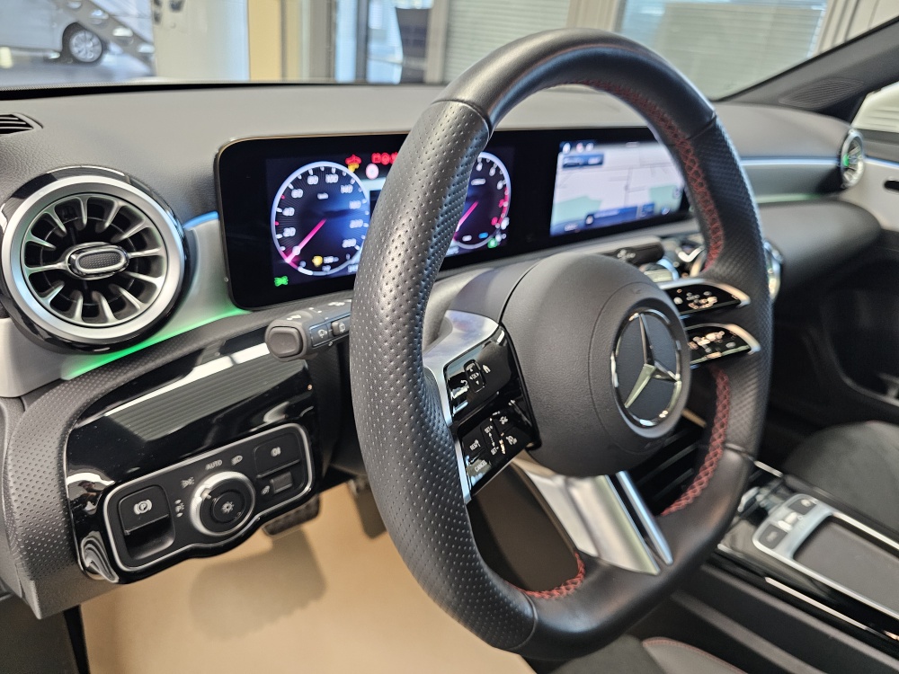 Mercedes-Benz A 180  bei Hoffmann Automobile in Wolfsburg kaufen und sofort mitnehmen - Bild 34