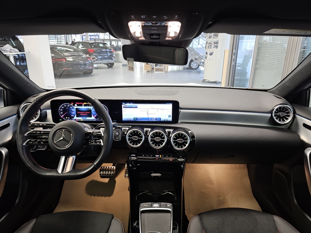 Mercedes-Benz A 180  bei Hoffmann Automobile in Wolfsburg kaufen und sofort mitnehmen - Bild 8