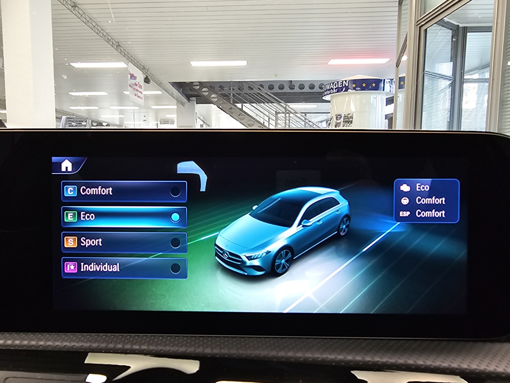 Mercedes-Benz A 180  bei Hoffmann Automobile in Wolfsburg kaufen und sofort mitnehmen - Bild 26