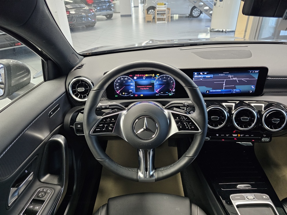 Mercedes-Benz A 180  bei Hoffmann Automobile in Wolfsburg kaufen und sofort mitnehmen - Bild 30
