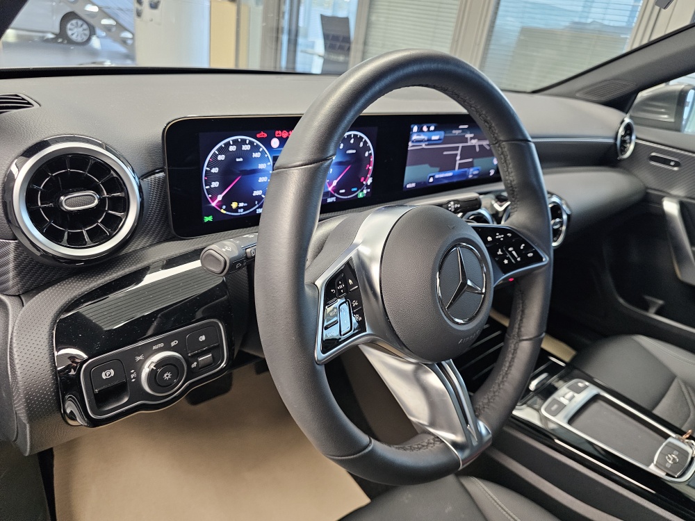 Mercedes-Benz A 180  bei Hoffmann Automobile in Wolfsburg kaufen und sofort mitnehmen - Bild 31