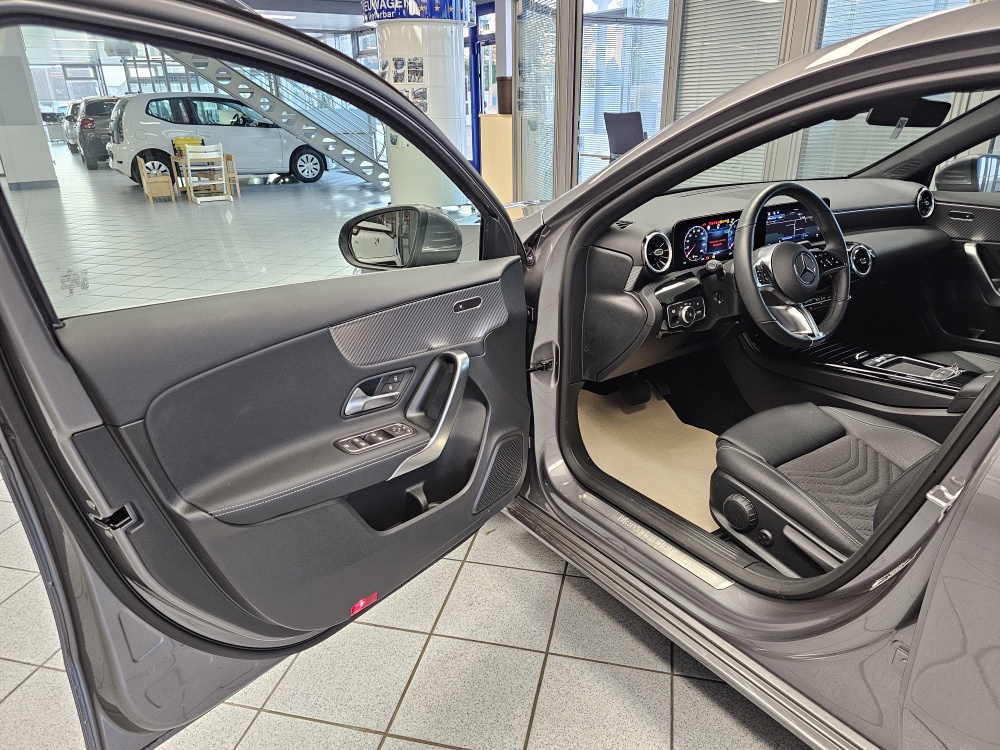 Mercedes-Benz A 180  bei Hoffmann Automobile in Wolfsburg kaufen und sofort mitnehmen - Bild 35