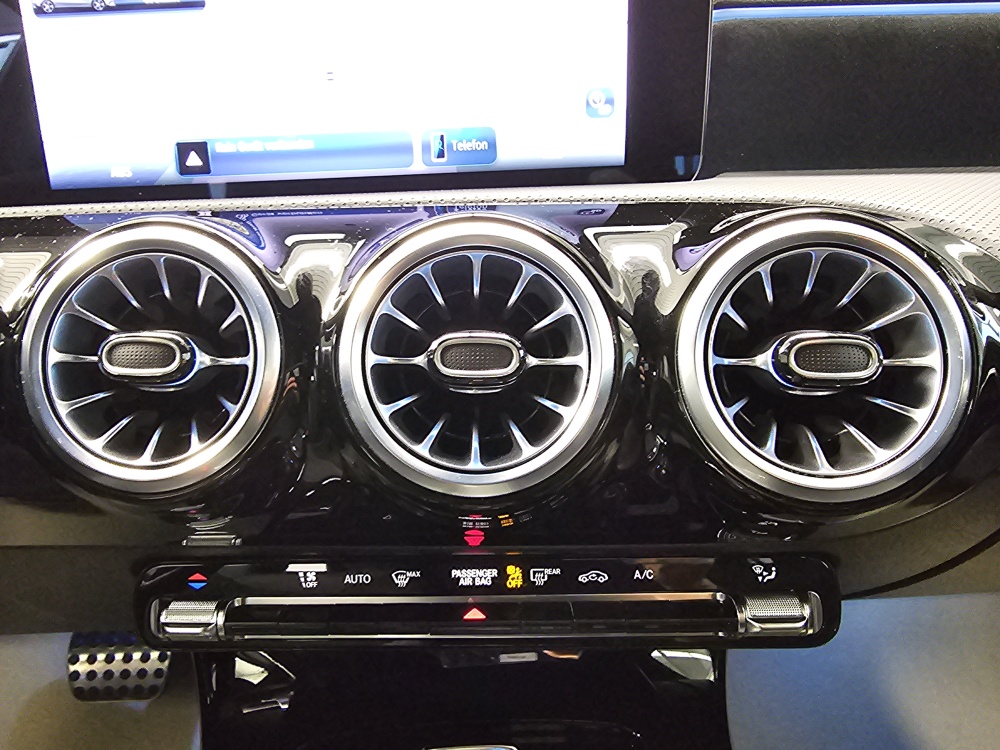 Mercedes-Benz A 180  bei Hoffmann Automobile in Wolfsburg kaufen und sofort mitnehmen - Bild 10