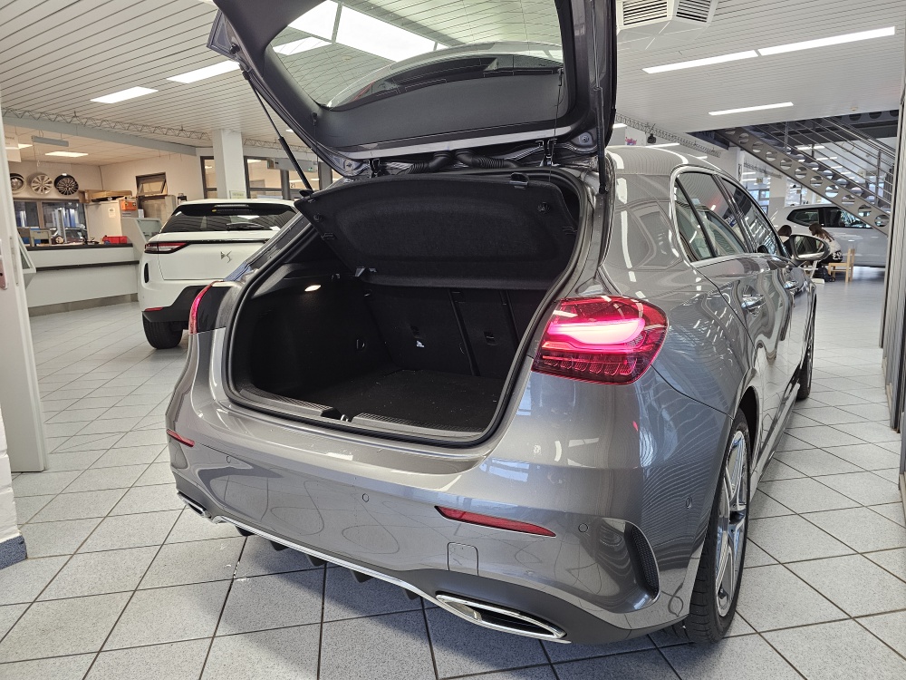 Mercedes-Benz A 180  bei Hoffmann Automobile in Wolfsburg kaufen und sofort mitnehmen - Bild 2