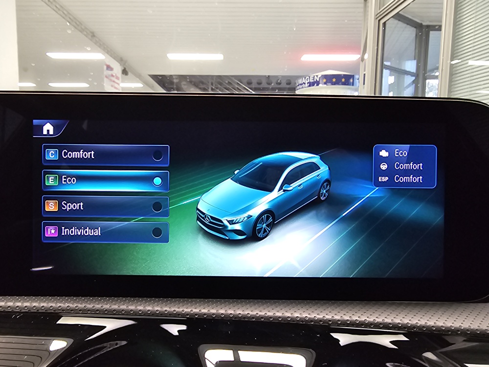 Mercedes-Benz A 180  bei Hoffmann Automobile in Wolfsburg kaufen und sofort mitnehmen - Bild 26