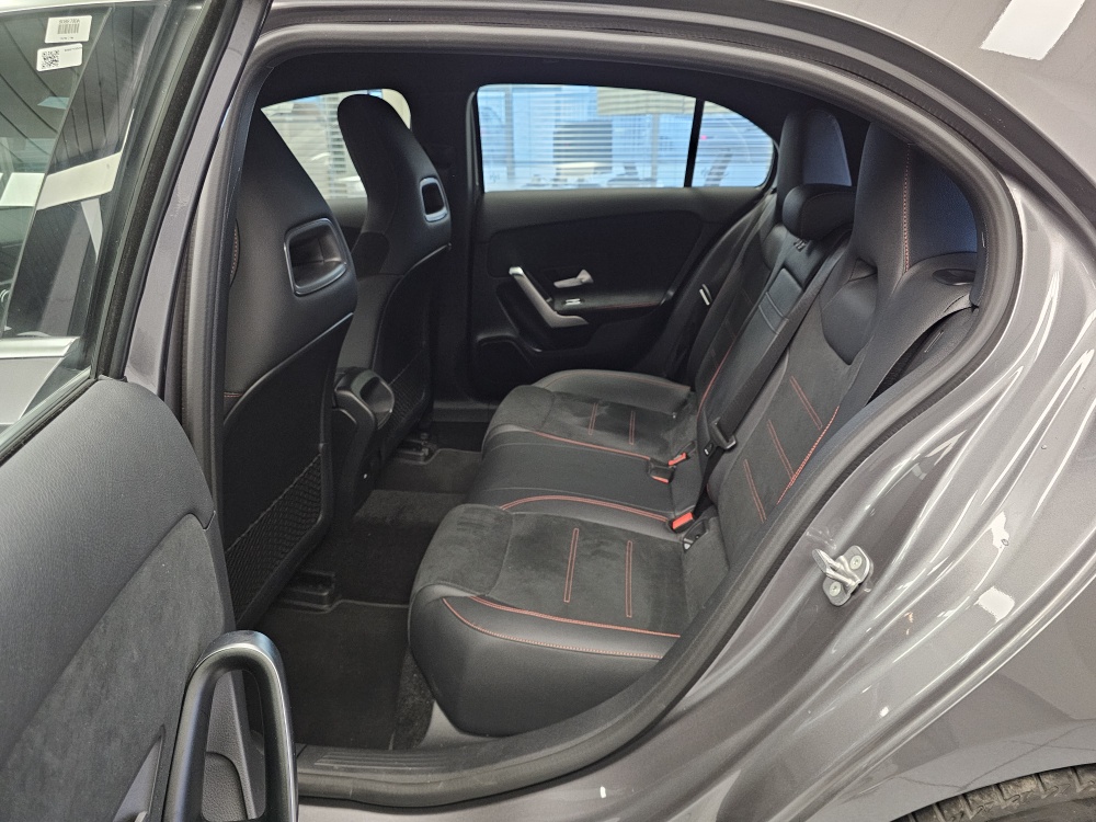 Mercedes-Benz A 180  bei Hoffmann Automobile in Wolfsburg kaufen und sofort mitnehmen - Bild 4