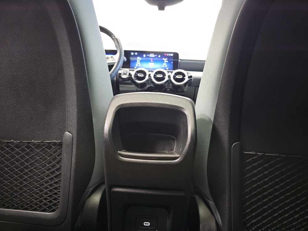 Mercedes-Benz CLA 180 Shooting Brake bei Hoffmann Automobile in Wolfsburg kaufen und sofort mitnehmen - Bild 6