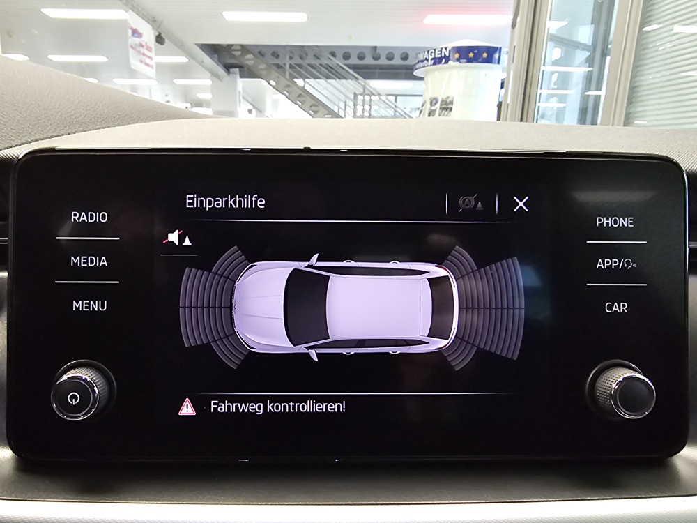 Skoda Scala  bei Hoffmann Automobile in Wolfsburg kaufen und sofort mitnehmen - Bild 17