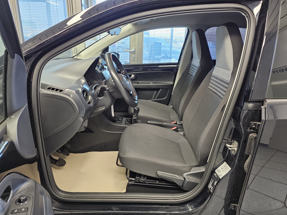 VW up!  bei Hoffmann Automobile in Wolfsburg kaufen und sofort mitnehmen - Bild 16