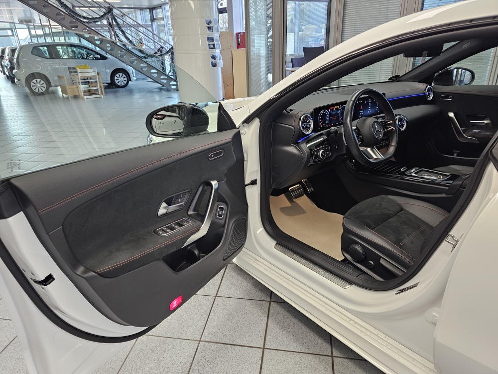 Mercedes-Benz CLA 200 Shooting Brake  bei Hoffmann Automobile in Wolfsburg kaufen und sofort mitnehmen - Bild 40