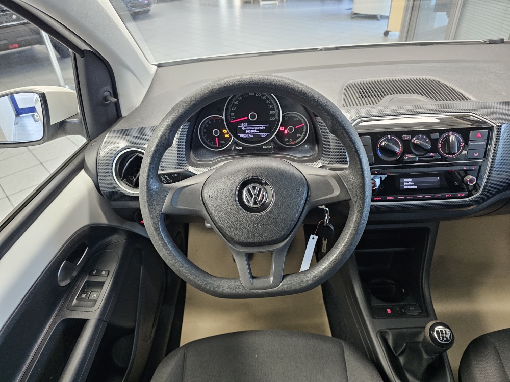 VW up!  bei Hoffmann Automobile in Wolfsburg kaufen und sofort mitnehmen - Bild 11