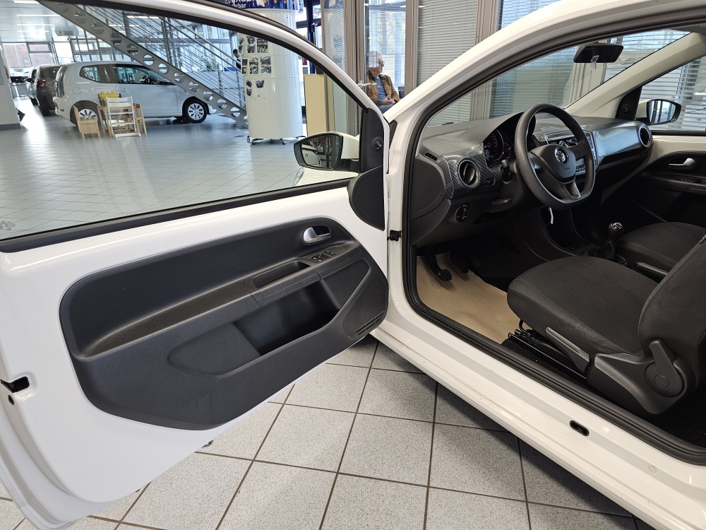 VW up!  bei Hoffmann Automobile in Wolfsburg kaufen und sofort mitnehmen - Bild 14